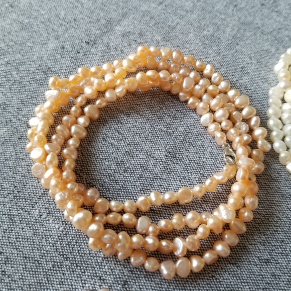 New long freshwater pearl necklace with sterling silver clasp, different colors - Picture 4 of 7